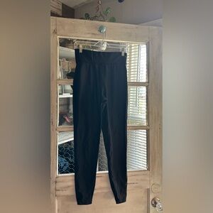 Supply & Demand | Black High-Waisted Leggings